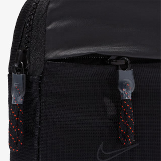 Nike Torbica TORBICA NK SPRTSWR ESSENTIALS S HIP PACK 