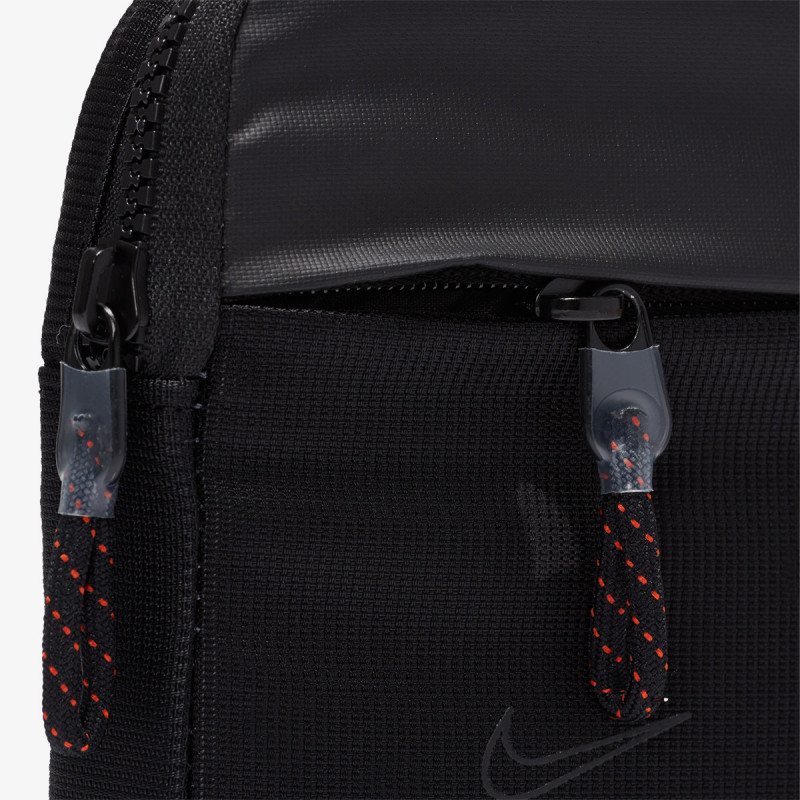 Nike Torbica TORBICA NK SPRTSWR ESSENTIALS S HIP PACK 