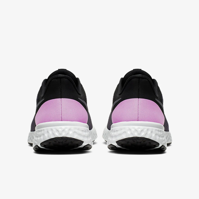 run patike wmns nike revolution 5