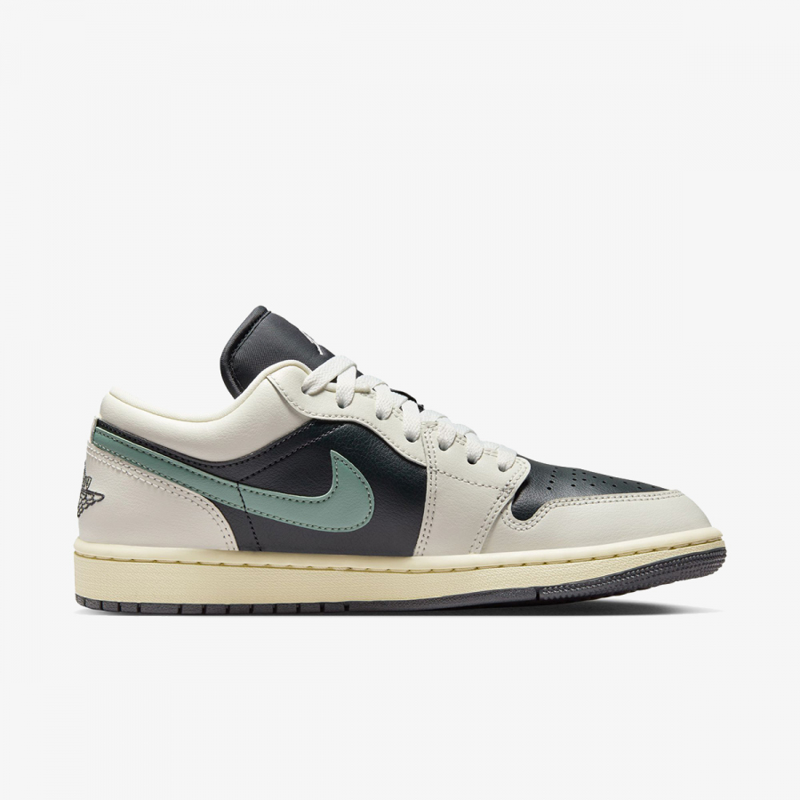 Nike Patike WMNS AIR JORDAN 1 LOW 