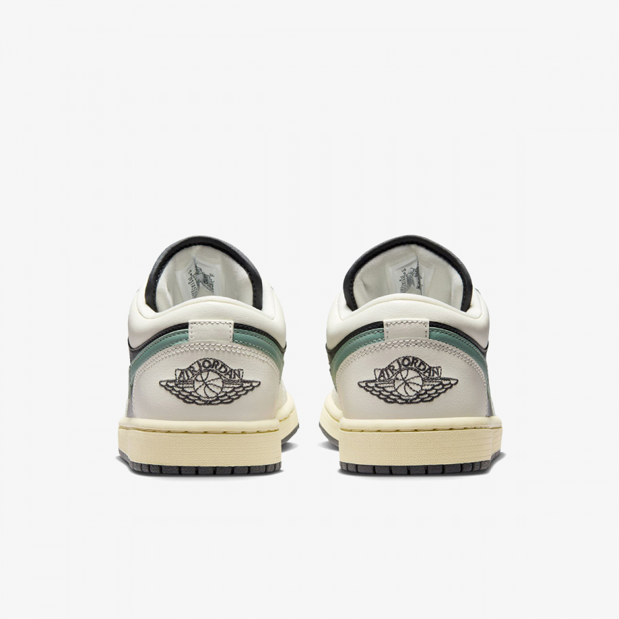 Nike Patike WMNS AIR JORDAN 1 LOW 