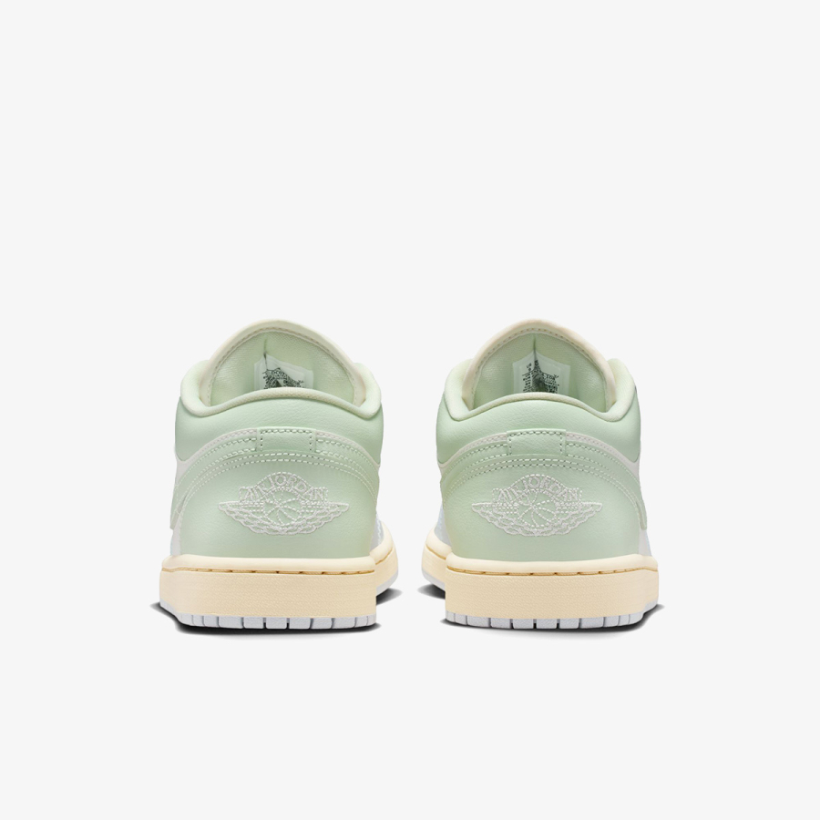Nike Patike WMNS AIR JORDAN 1 LOW 