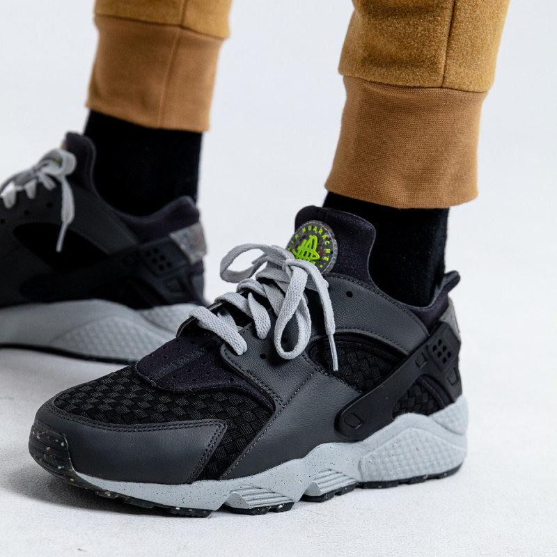 Nike air store huarache buzz