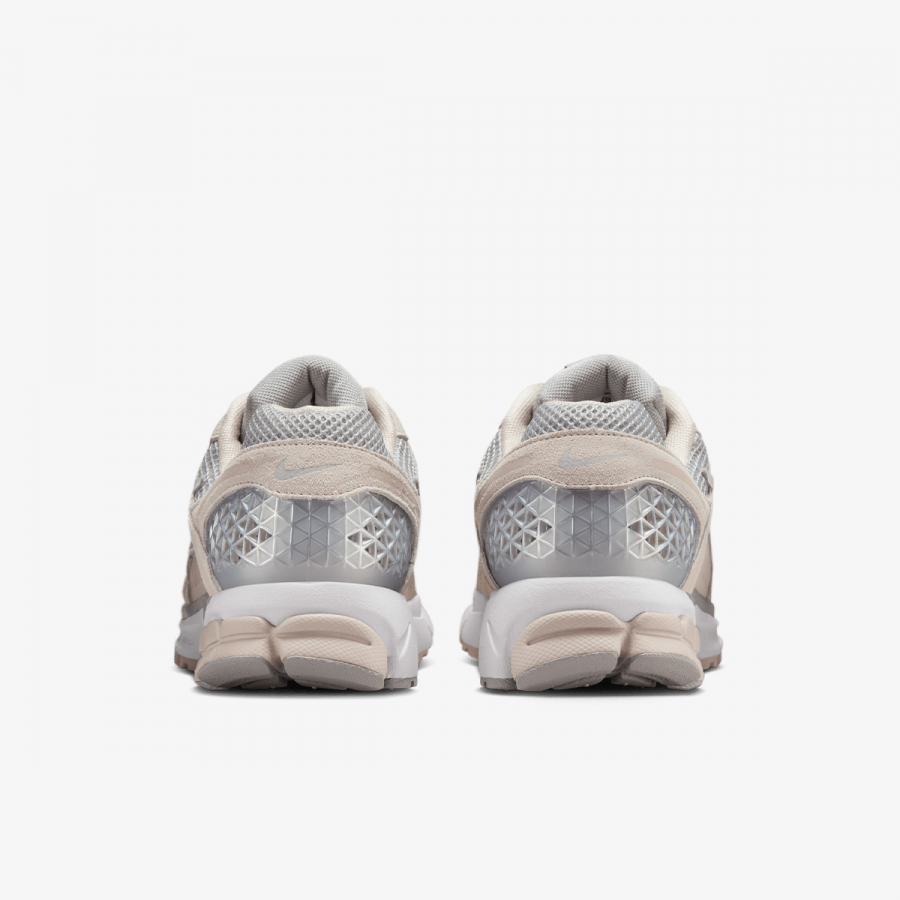 Nike Patike NIKE ZOOM VOMERO 5 