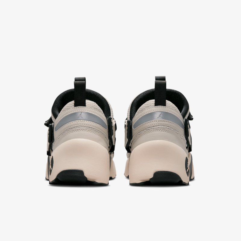 Nike Patike WMNS JORDAN TRUNNER LX 