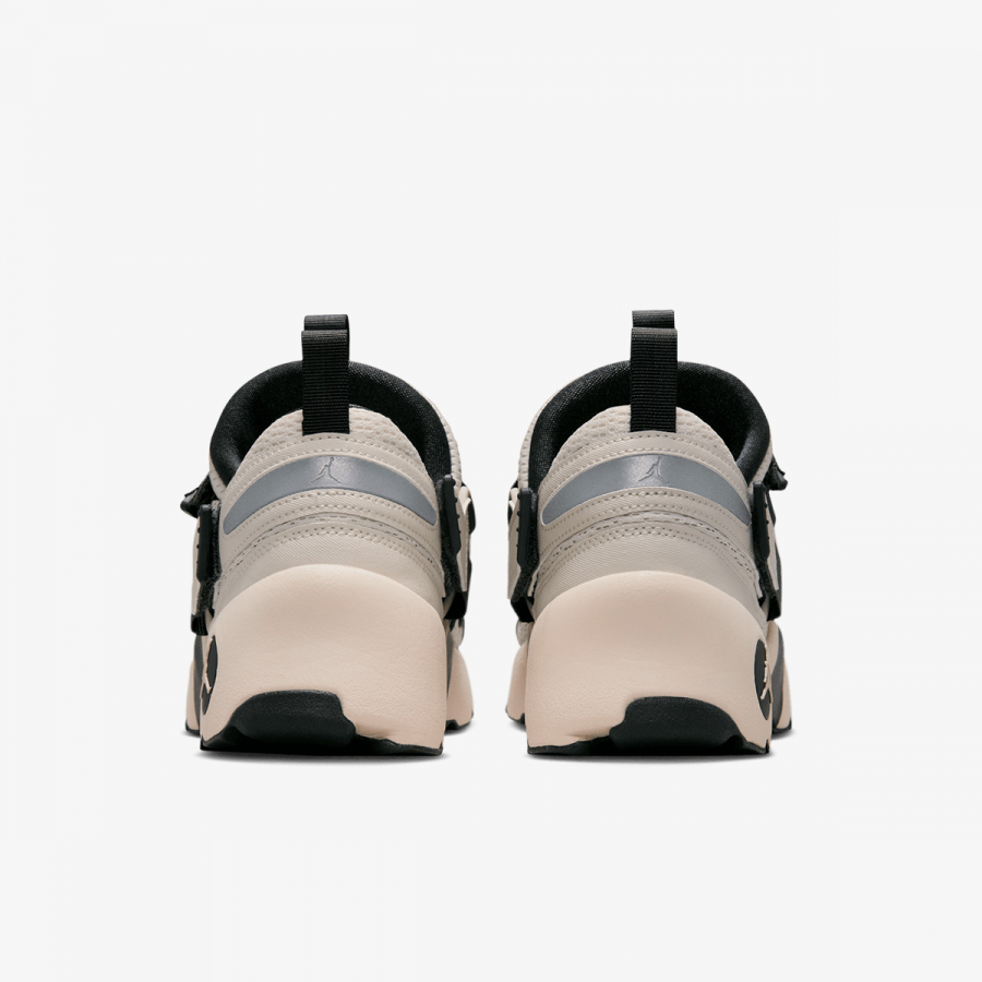 Nike Patike WMNS JORDAN TRUNNER LX 