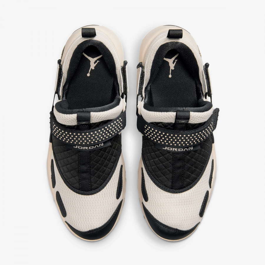 Nike Patike WMNS JORDAN TRUNNER LX 