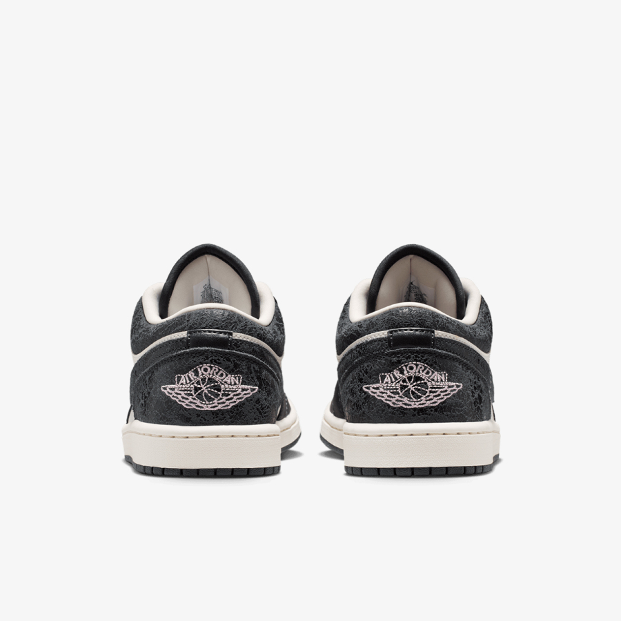 Nike Patike WMNS AIR JORDAN 1 LOW SE V2 