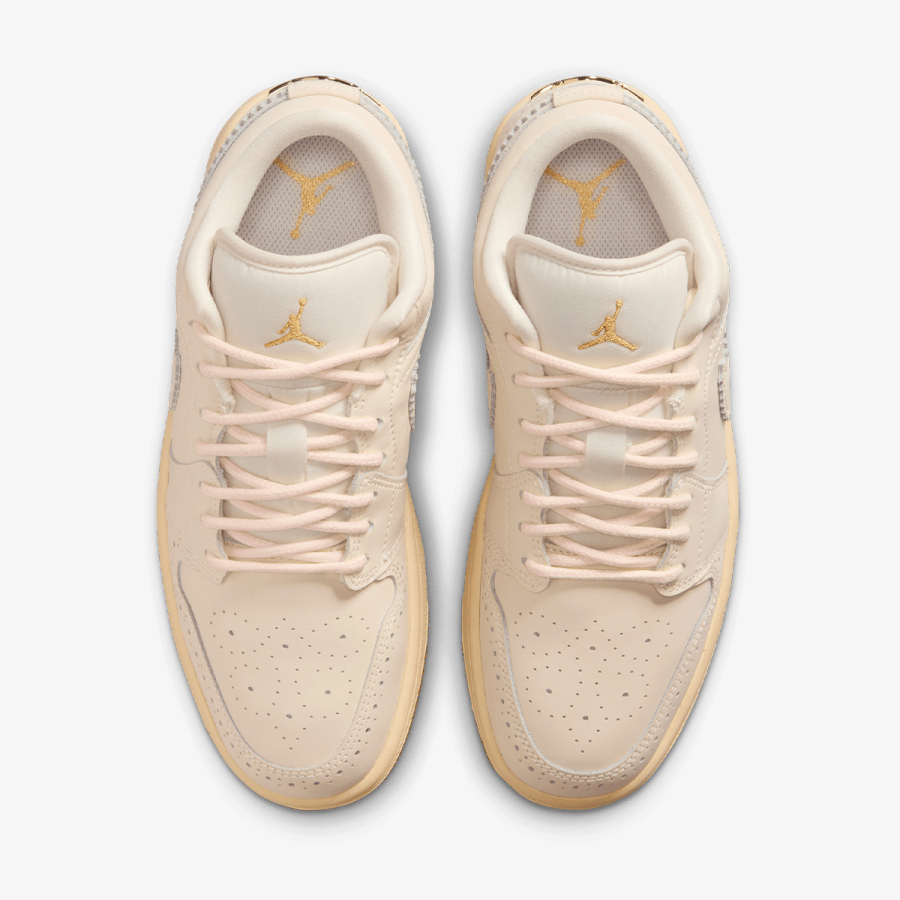 Nike Patike WMNS AIR JORDAN 1 LOW SE 