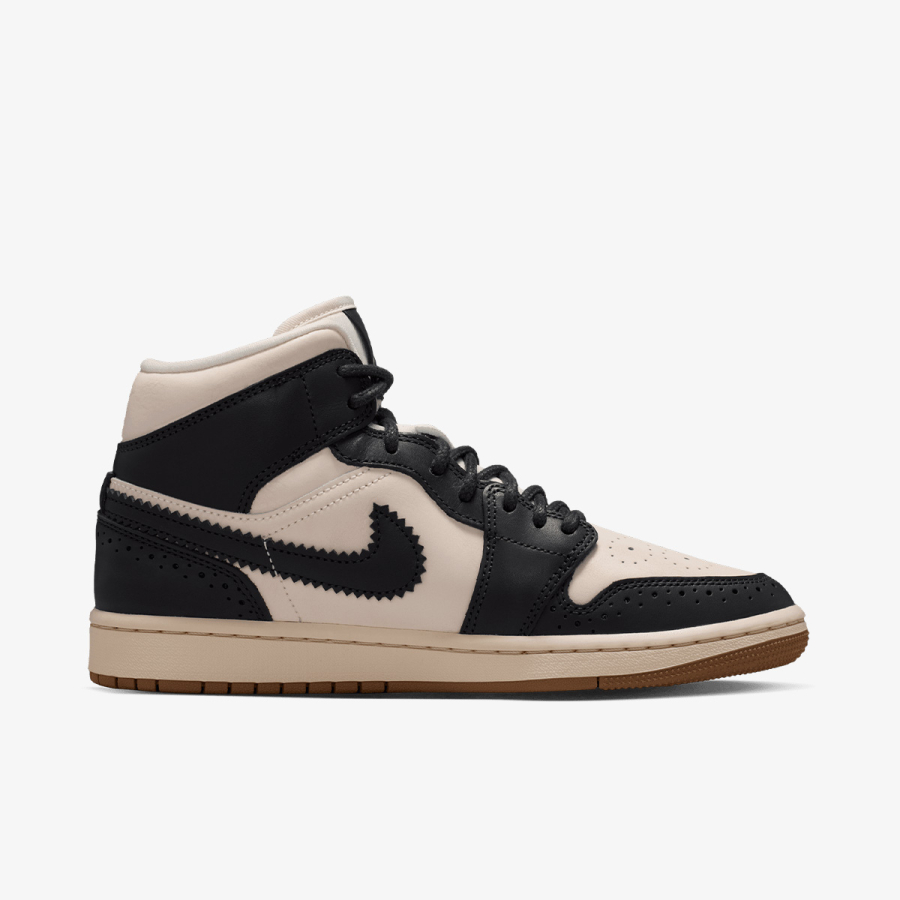 Nike Patike WMNS AIR JORDAN 1 MID SE 