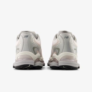 New Balance Patike 2000 